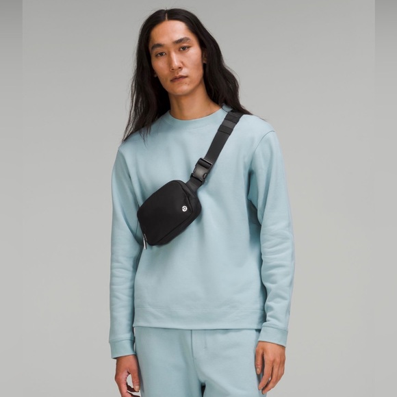 Lululemon Everywhere Belt Bag 1L - Picture 4 of 9